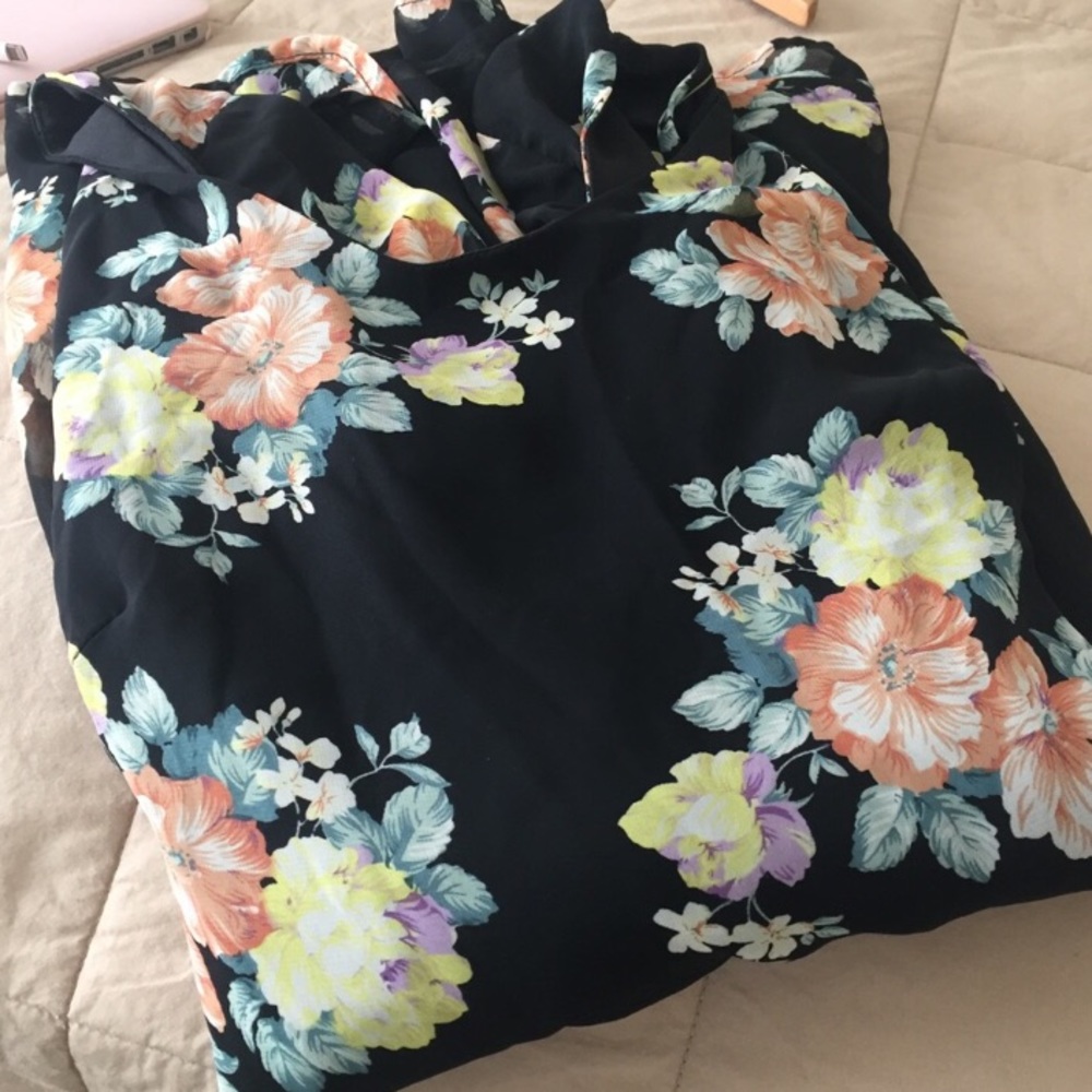Lush Romper - Picture 6 of 7